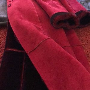 Q.U.E. Long suede-like red coat